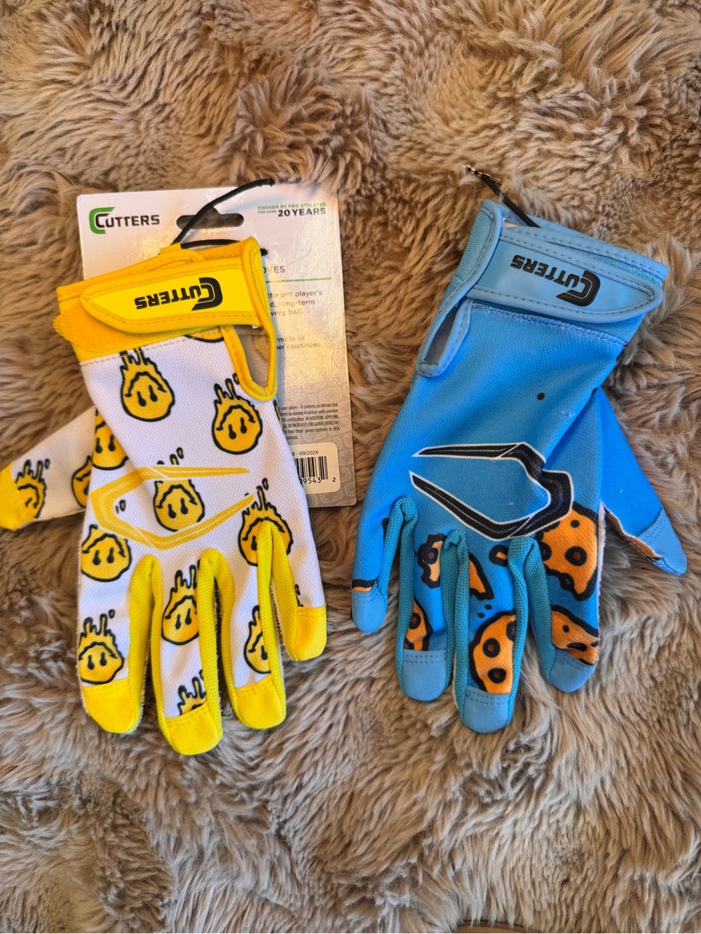 Cutters sports gloves